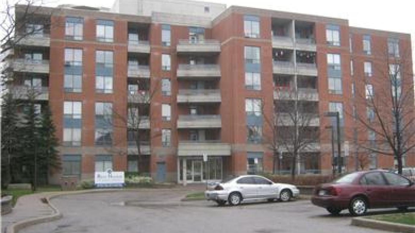 Front of 85 Neeve Street apartment building